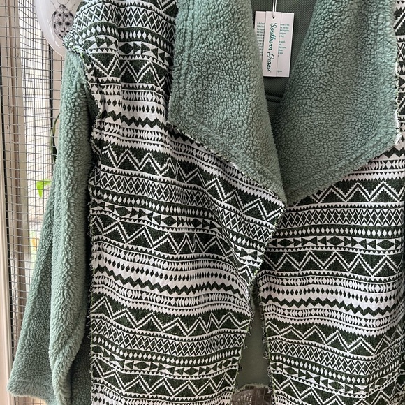 Southern Grace Green Southwest Patterned Women's Fleece Jacket L-XL - Picture 3 of 7